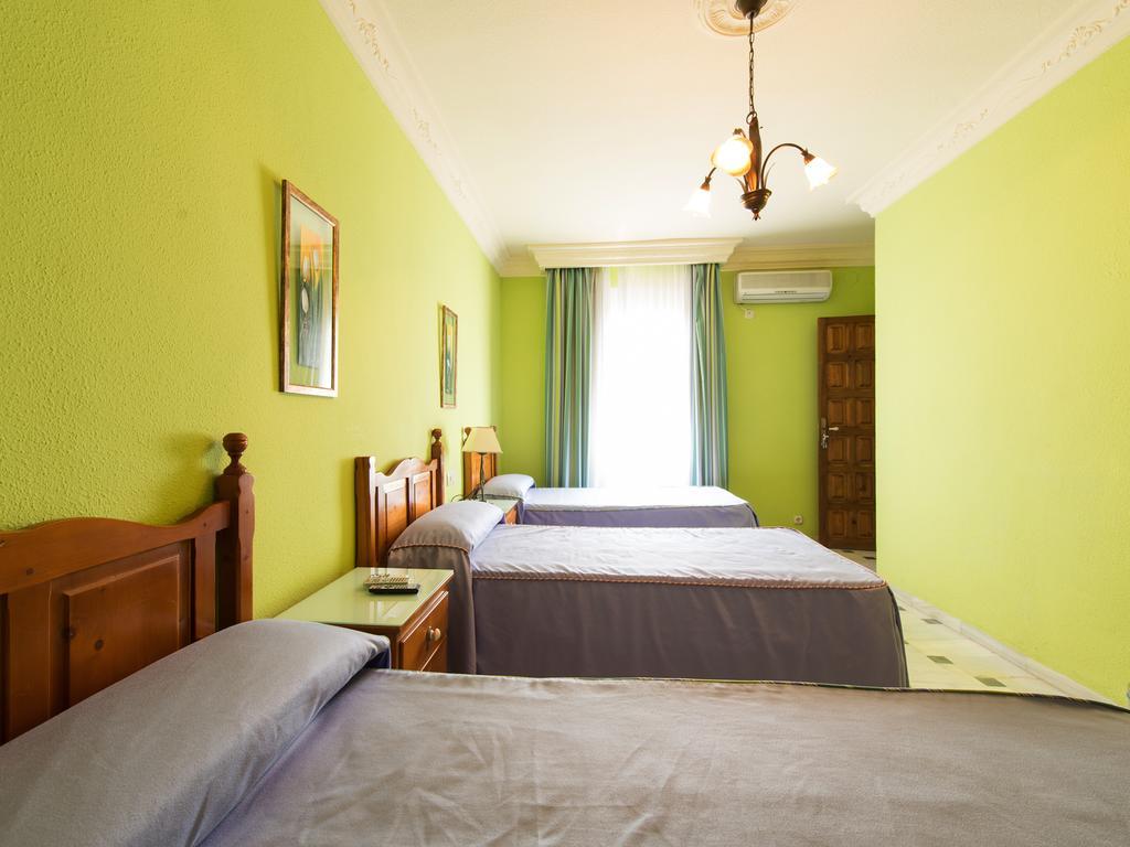 Hostal San Francisco Granja de Torrehermosa Ruang foto